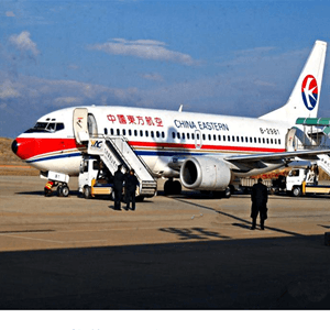 深圳航空托运航空快运业稳步发展的原因是什么？